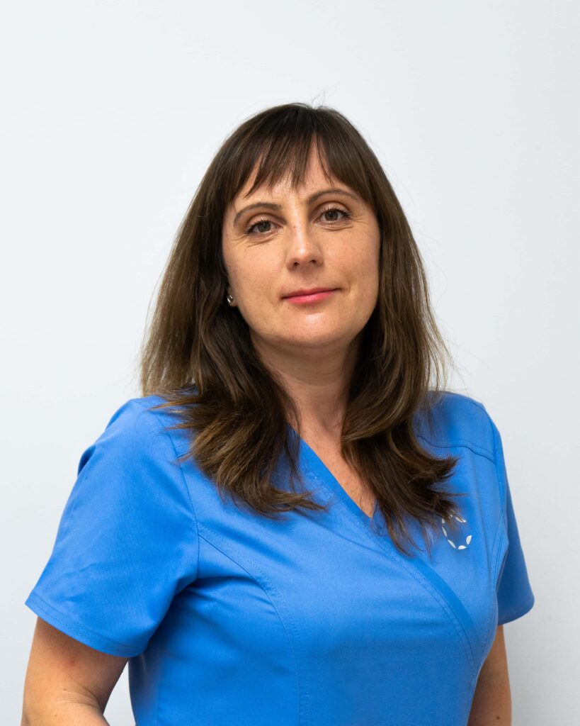 Nathalie, auxiliar dental en Sant Boi de Llobregat